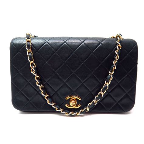 petit sac chanel matelassé|Chanel boutique.